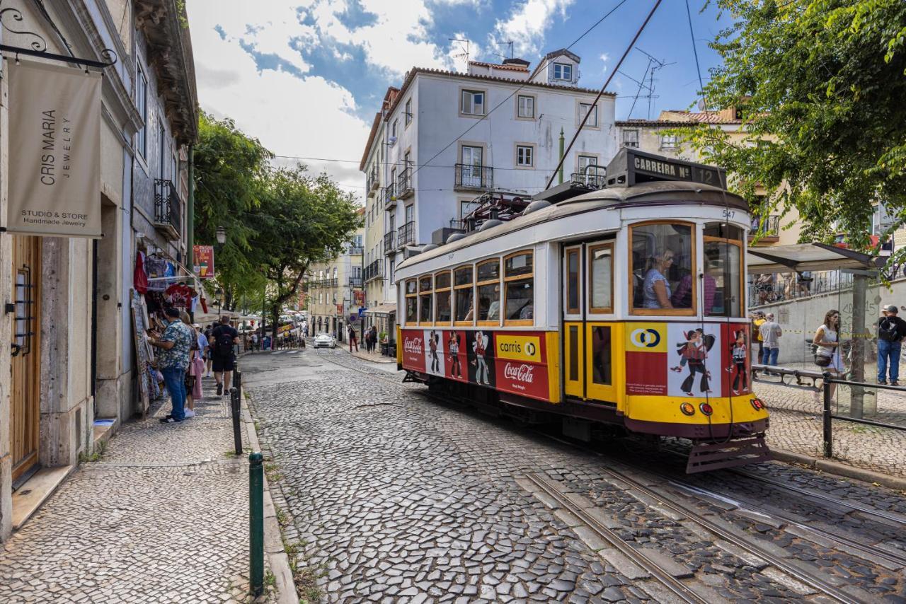 Alfama 2Bdr Duplex Apartment W/ Balcony By Lovelystay Lisboa Eksteriør billede