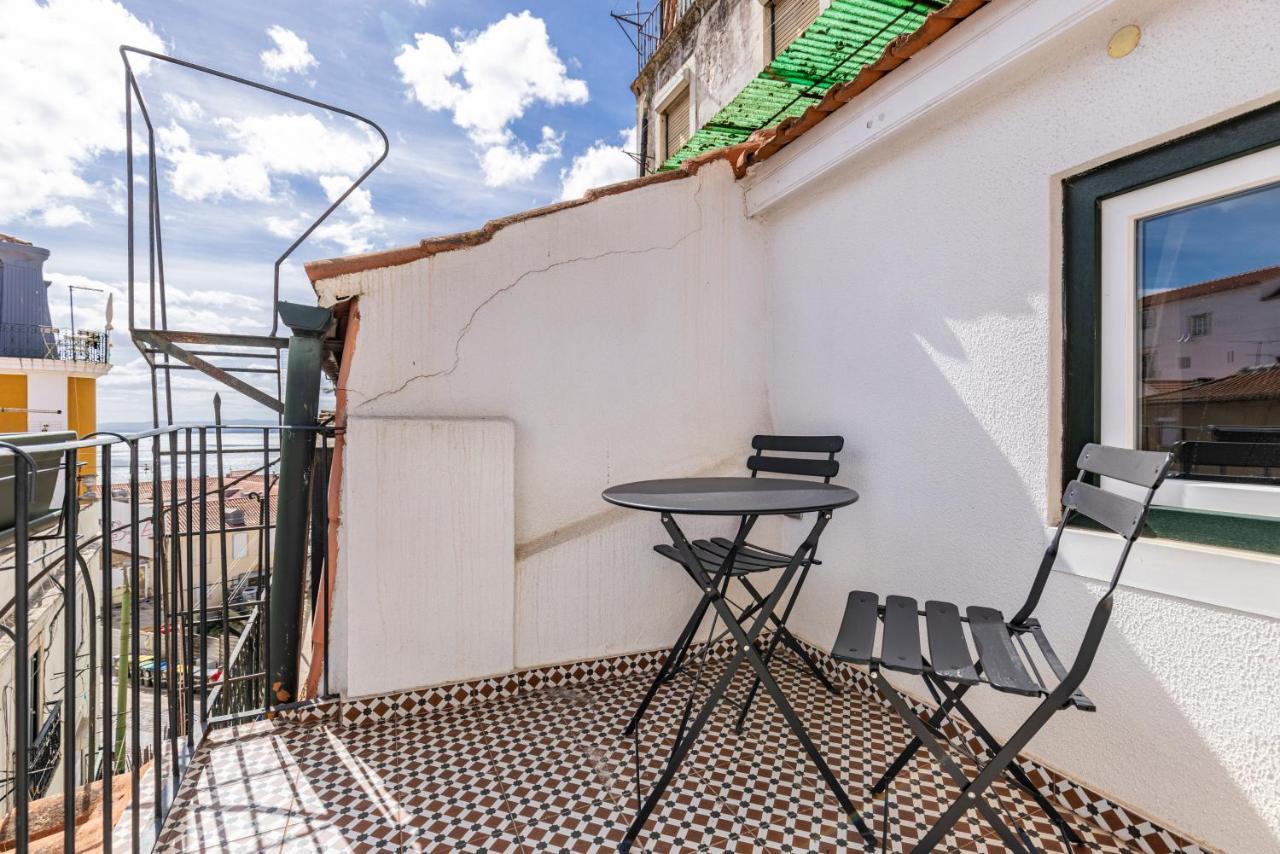 Alfama 2Bdr Duplex Apartment W/ Balcony By Lovelystay Lisboa Eksteriør billede