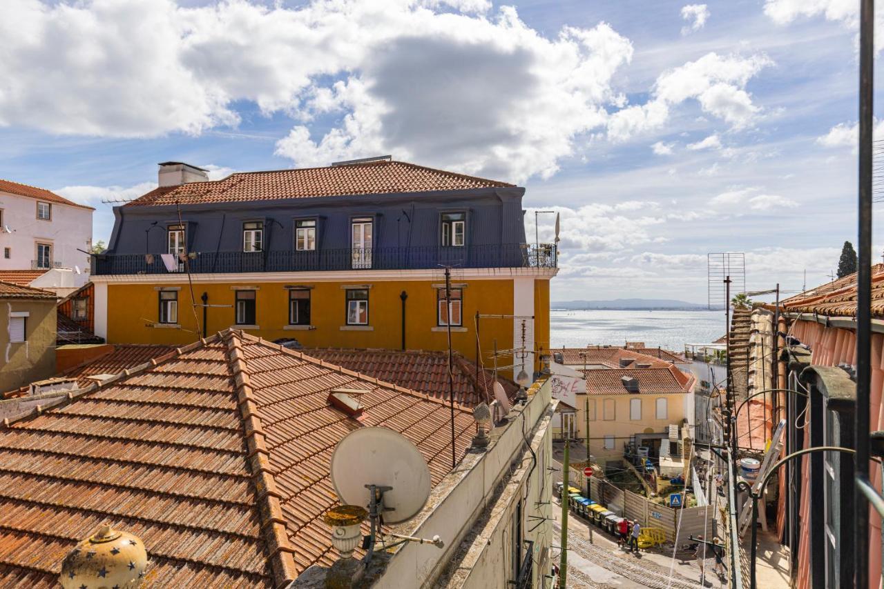 Alfama 2Bdr Duplex Apartment W/ Balcony By Lovelystay Lisboa Eksteriør billede