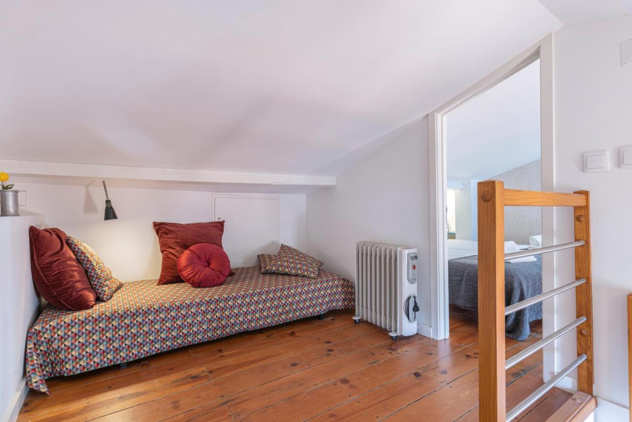 Alfama 2Bdr Duplex Apartment W/ Balcony By Lovelystay Lisboa Eksteriør billede
